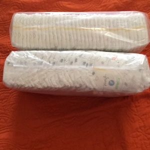 Little Snugglers huggies diapers size 1